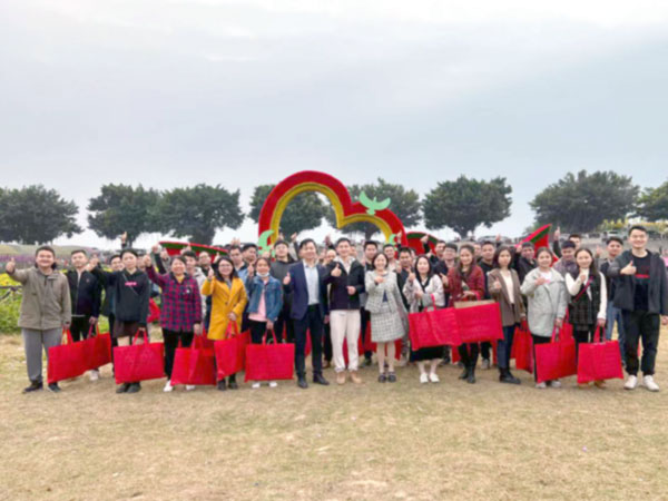 點贊不銹鋼員工團(tuán)建2